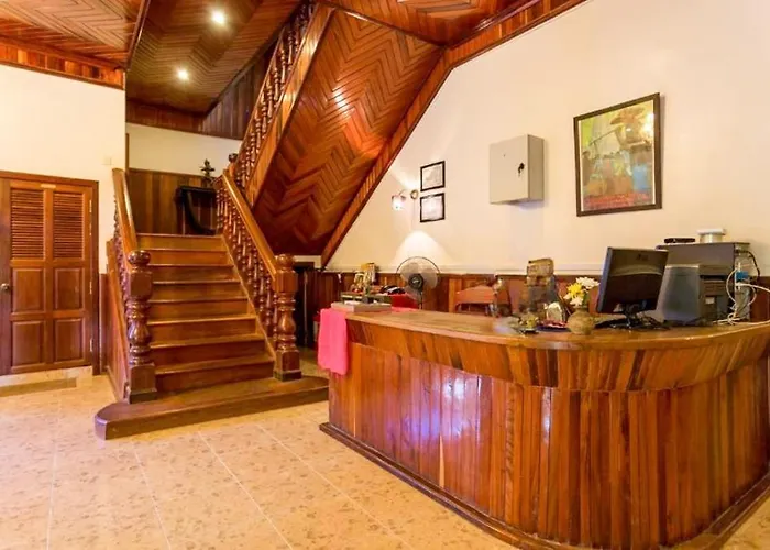 The Leaf Boutique 4*